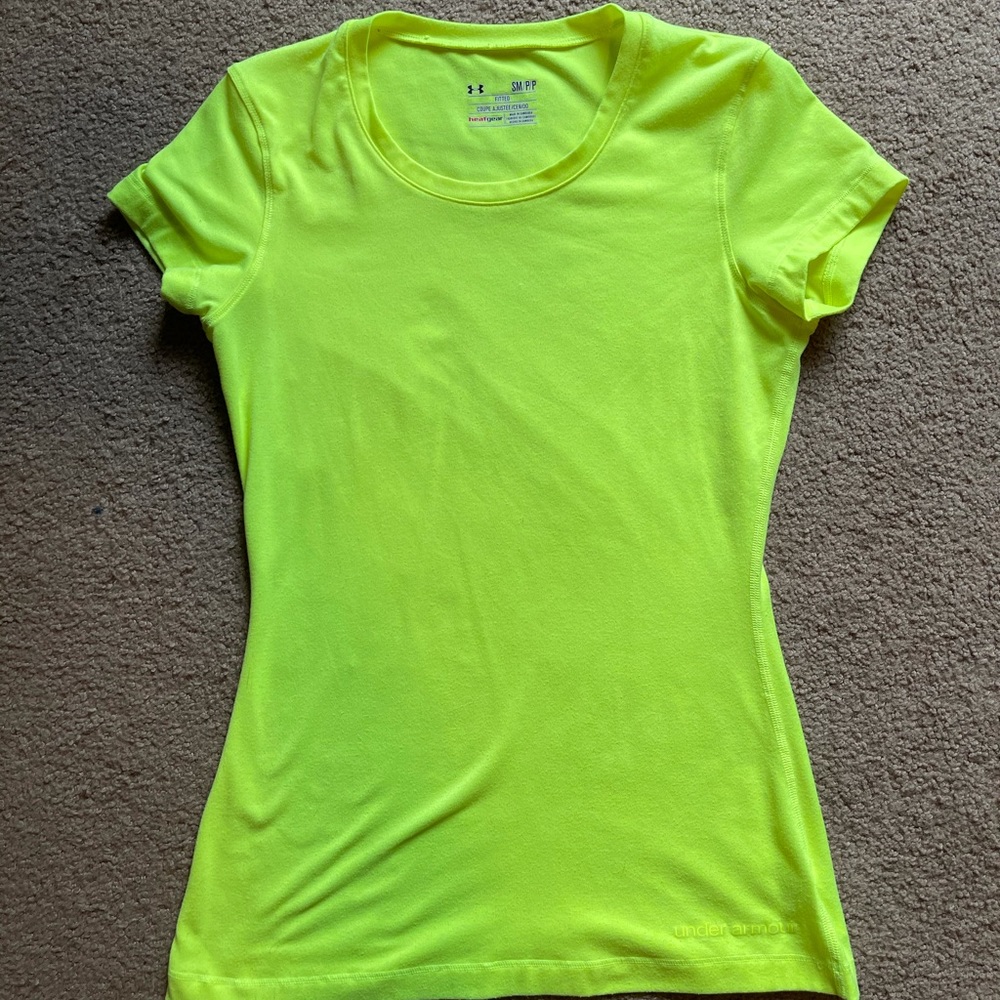 Under Armour Fitted Top - Preowned - Size S